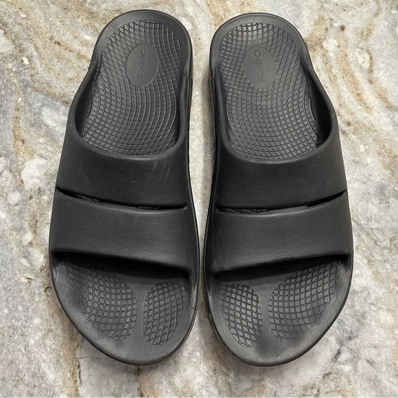 OOFOS OOahh Open Toe Slide Lightweight Recovery Footwear Sandal Black M13  W15 main image 11
